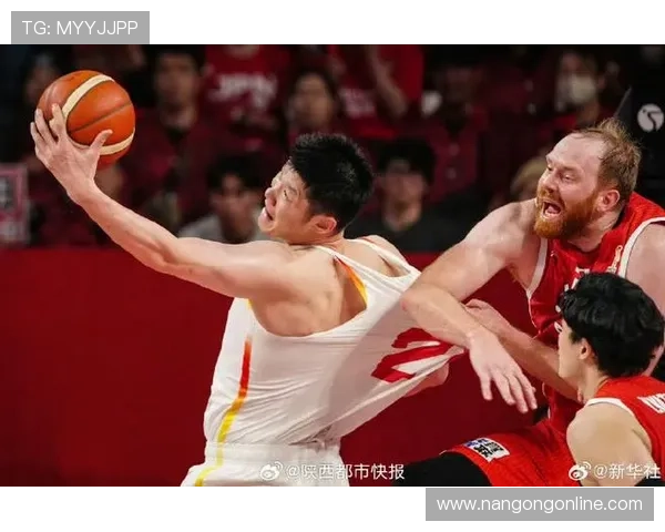 中国男篮关键比赛逆转夺冠 创历史新纪录引球迷热议